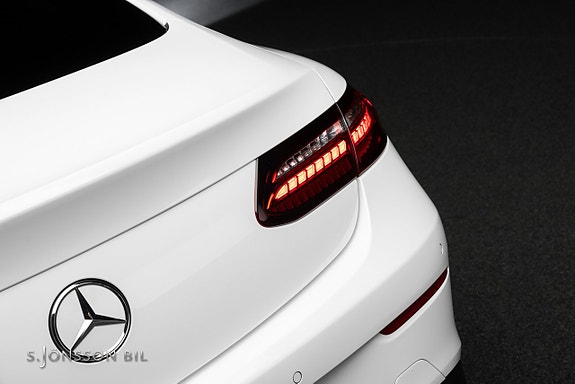 Mercedes-Benz E300 7 of 20