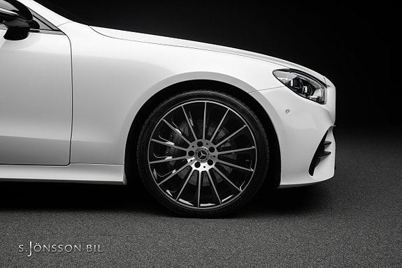 Mercedes-Benz E300 8 of 20
