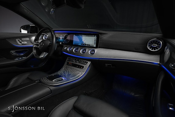 Mercedes-Benz E300 16 of 20