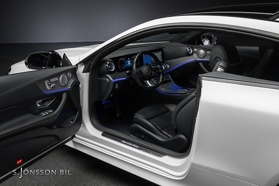 Mercedes-Benz E300 10 of 20
