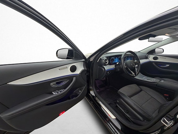 Mercedes-Benz E300 10 of 30