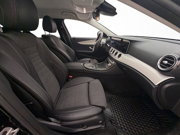 Mercedes-Benz E300 13 of 30