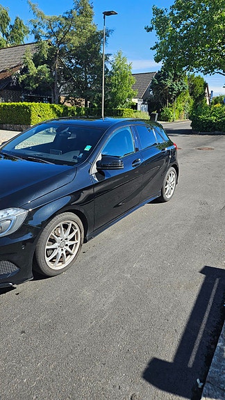 Mercedes-Benz A180 4 of 5