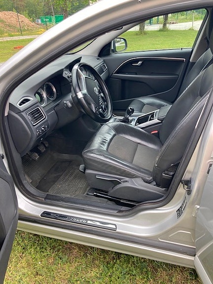 Volvo V70 4 of 5