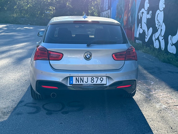 BMW 116d 3 of 5