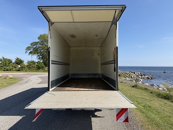 Ford Transit 11 of 13