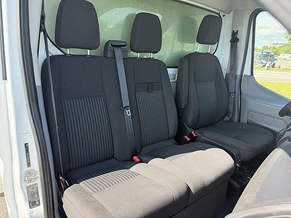 Ford Transit 9 of 13
