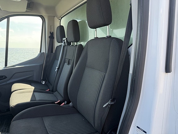 Ford Transit 8 of 13