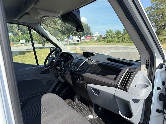 Ford Transit 10 of 13