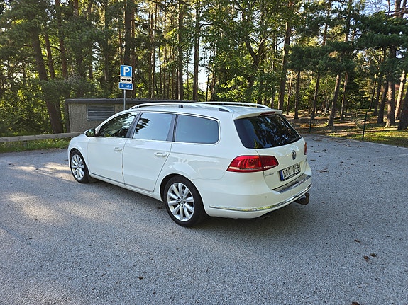 Volkswagen Passat 2 of 5