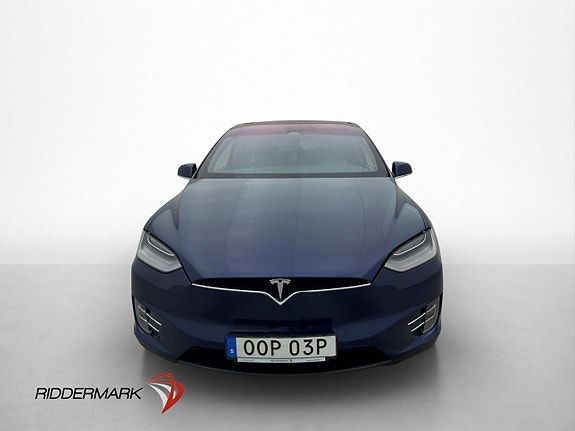 Tesla Model X 3 of 5