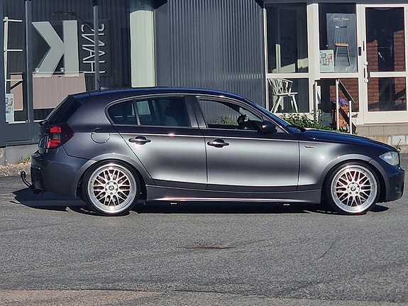 BMW 120d 2 of 10