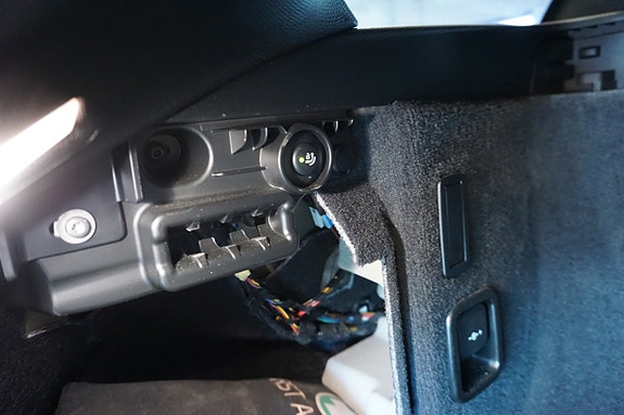 BMW 320i 17 of 17