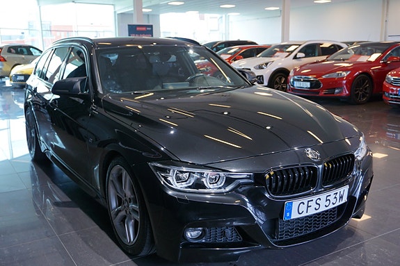 BMW 320i 5 of 5