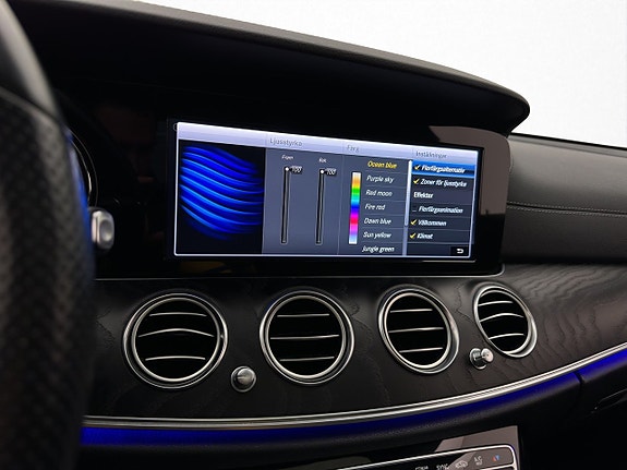Mercedes-Benz E220 28 of 30