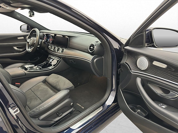 Mercedes-Benz E220 15 of 30