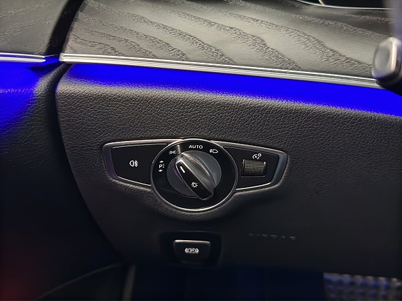 Mercedes-Benz E220 22 of 30