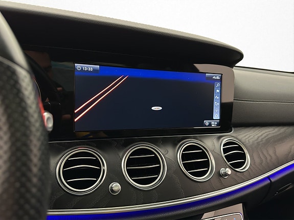 Mercedes-Benz E220 25 of 30