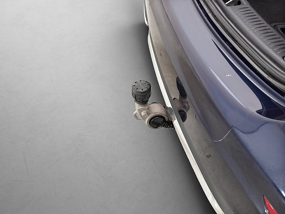 Mercedes-Benz E220 10 of 30