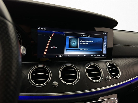 Mercedes-Benz E220 26 of 30