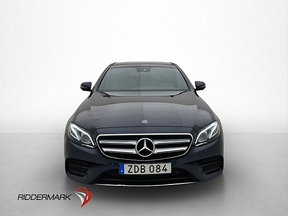 Mercedes-Benz E220 2 of 5
