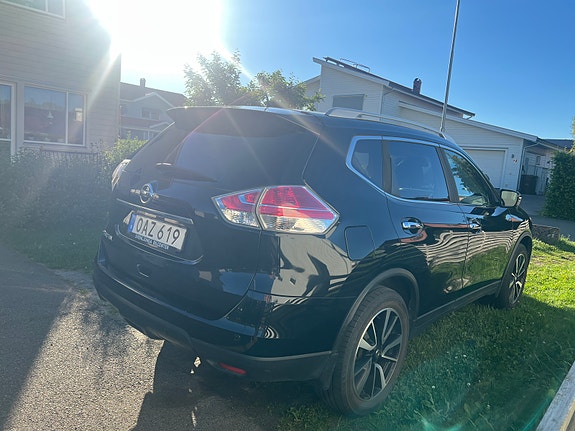 Nissan X-Trail 3 of 5