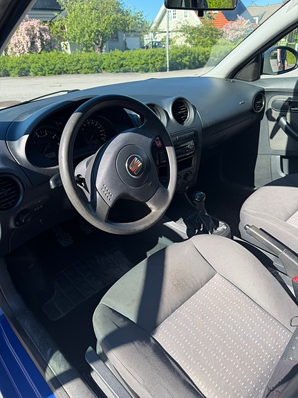 Seat Ibiza 4 of 5