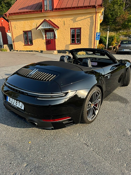 Porsche 911 Carrera S 2 of 5