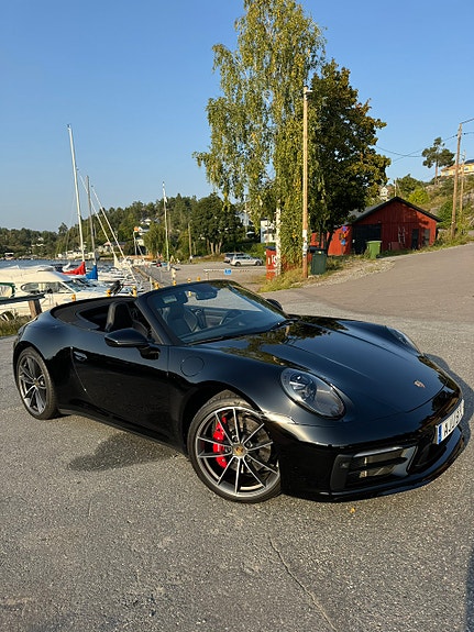 Porsche 911 Carrera S 4 of 5