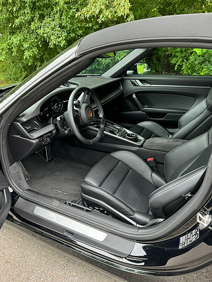 Porsche 911 Carrera S 6 of 9