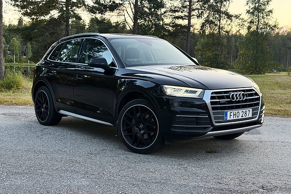 Audi Q5 2 of 18