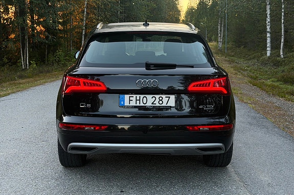 Audi Q5 10 of 18