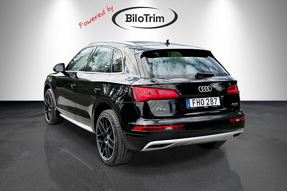 Audi Q5 2 of 5