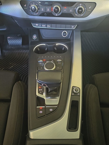 Audi A4 10 of 10