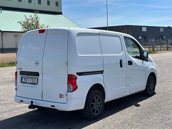 Nissan NV200 4 of 5