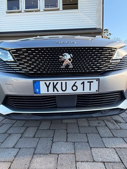 Peugeot 3008 2 of 5