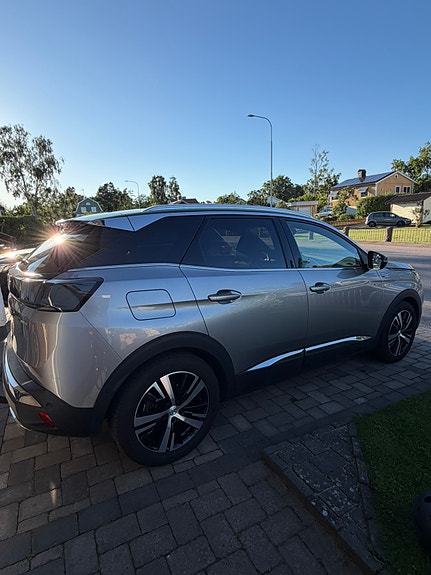 Peugeot 3008 4 of 5