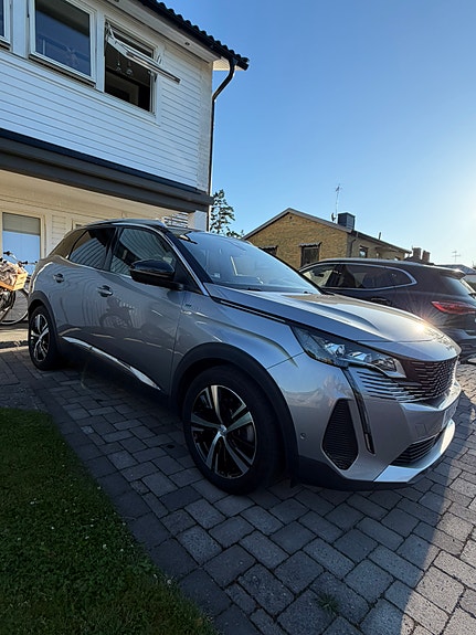 Peugeot 3008 3 of 5