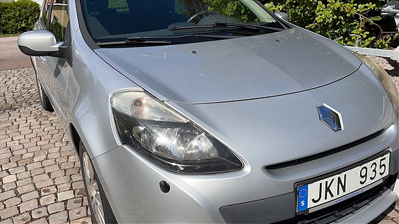 Renault Clio 12 of 15