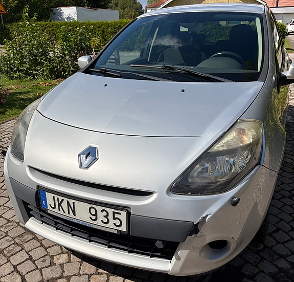 Renault Clio 15 of 15