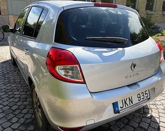 Renault Clio 11 of 15