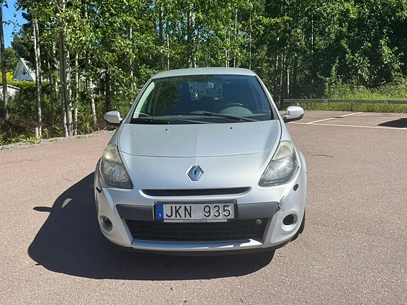 Renault Clio 2 of 5