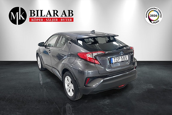 Toyota C-HR 6 of 12