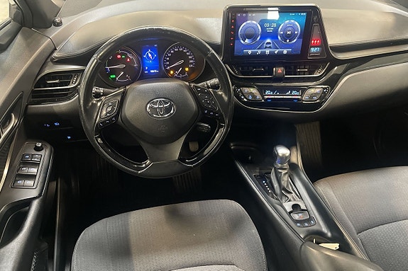 Toyota C-HR 11 of 12