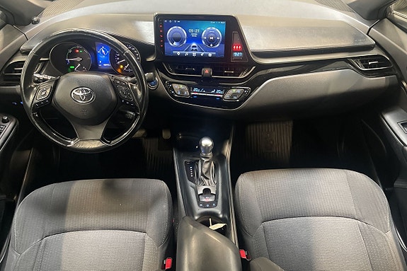 Toyota C-HR 10 of 12