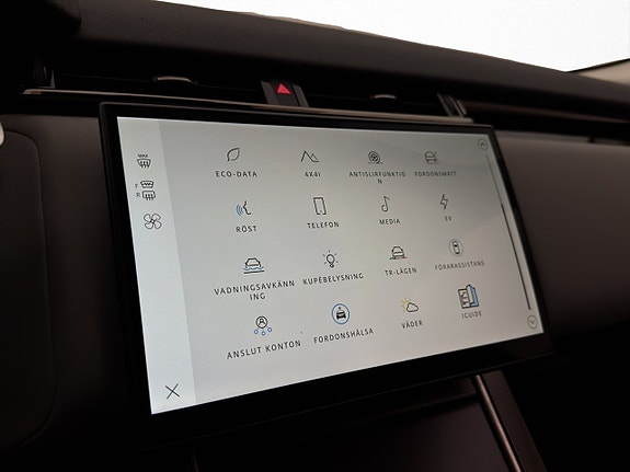 Land Rover Range Rover Velar 24 of 30
