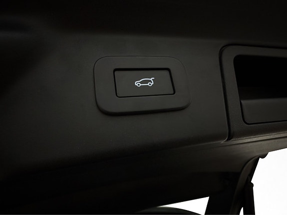 Land Rover Range Rover Velar 18 of 30