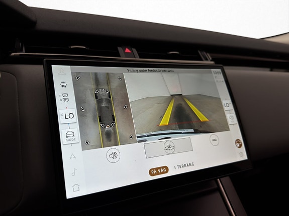 Land Rover Range Rover Velar 27 of 30