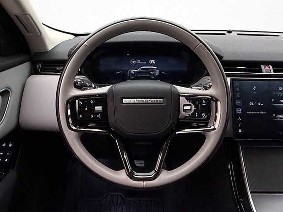 Land Rover Range Rover Velar 17 of 30