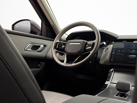 Land Rover Range Rover Velar 11 of 30